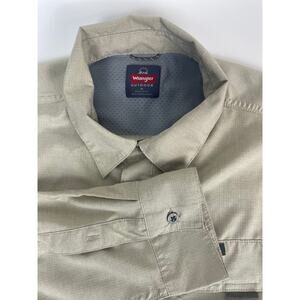 Wrangler Outdoor Lon Sleeve Men’s SIZE L Vented Hiking Tan/Khaki
